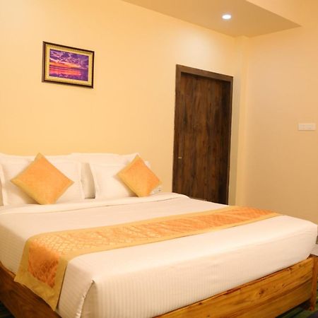 Goroomgo Silicon Residency Puri Near Sea Beach & Temple - Luxurious Room - Lift And Parking Facilities - Best Seller מראה חיצוני תמונה